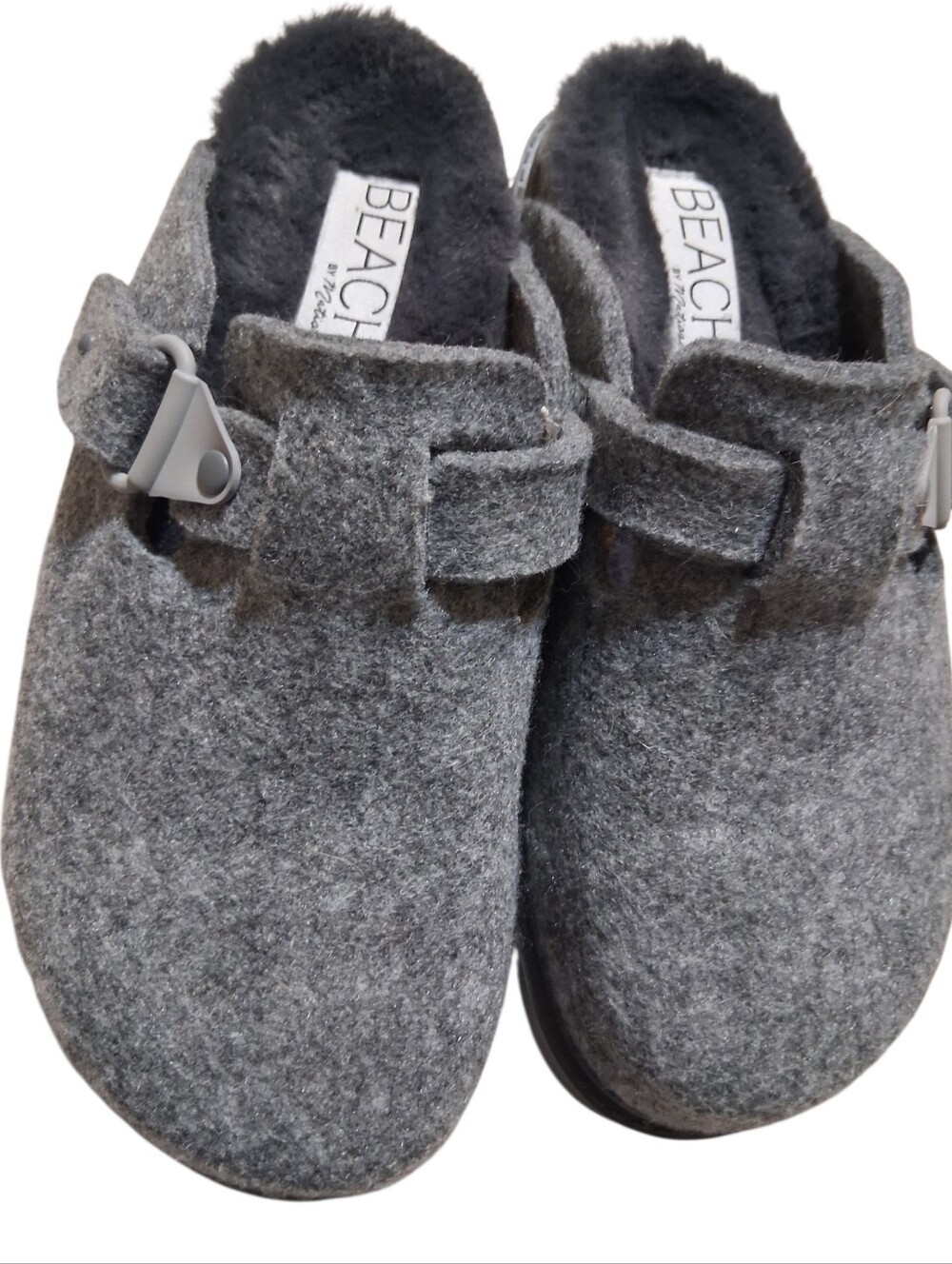 Beach by Matisse Portland Gray Felt Faux Fur Mules Size 9M Relaxed Cozy Lounge